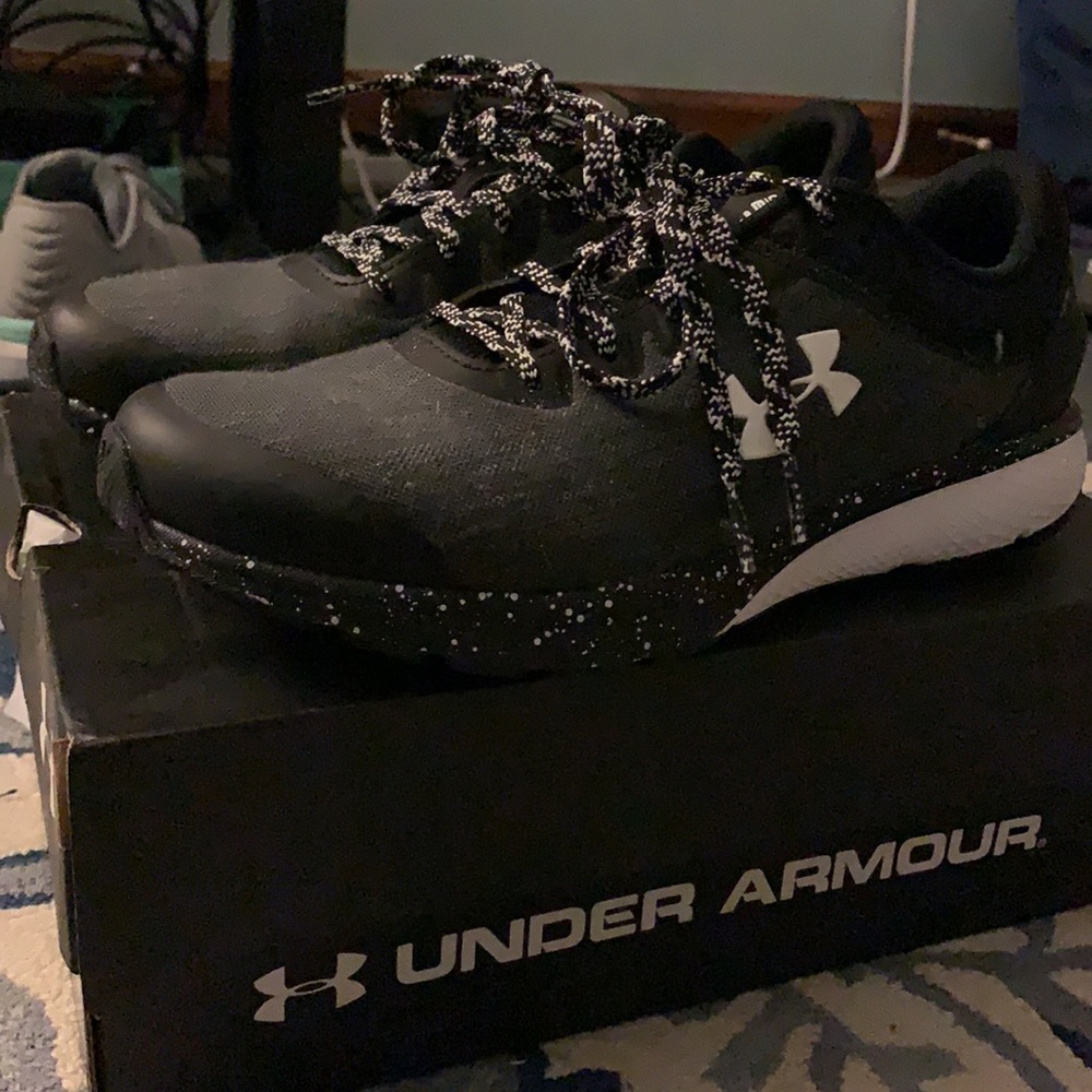Under Armour UA W Charged Escape 3 Evo Sneakers